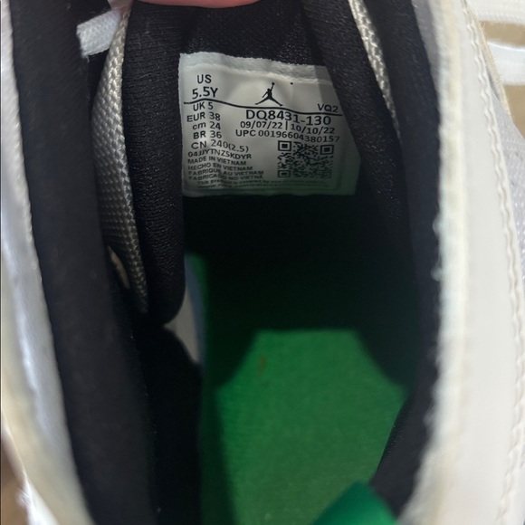 Jordan Jumpman Two Trey Sz 55Y  Basketball Lucky Green | DQ8431-130 | - Picture 5 of 6